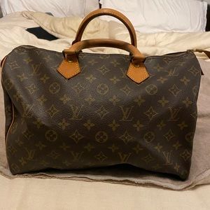 Louis Vuitton Speedy 35